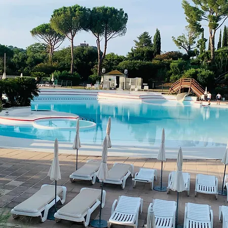 Апартаменты Cap Esterel Fh007 , Piscine Chauffee Du 05 Avril Au 02 Novembre , Superbe Parc Aquatique ,animations Restaurants,boutiques, Activites Sportives Village Club Inclus Сен-Рафаэль